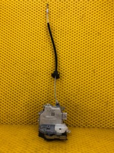 Замок двери Audi Q7 2014 4LB