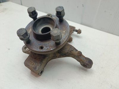 Кулак поворотный Nissan Note E11