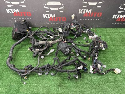 Проводка моторного отсека с блоком предохранителей Mitsubishi Outlander 3