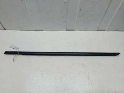 Молдинг стекла Nissan Note E11