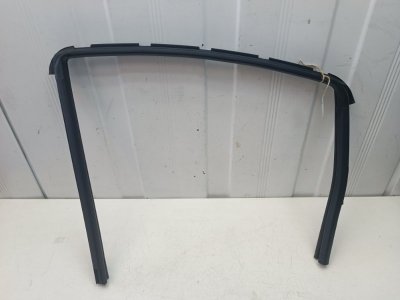 Уплотнитель стекла двери Nissan Note E11