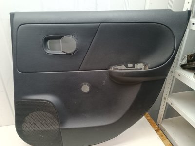 Обшивка двери Nissan Note E11