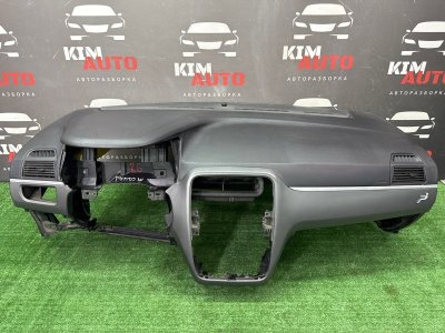 Торпедо Fiat Punto