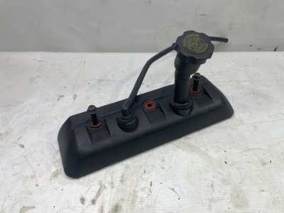 Клапанная крышка GMC Jimmy II 1995