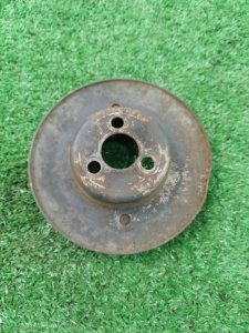 Шкив водяного насоса. лада 21102 2002