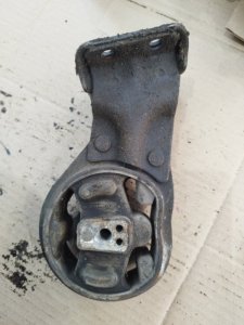 Подушка двигателя лада 21083 1996