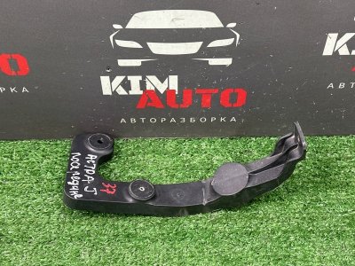 Кронштейн заднего бампера центральный Opel Astra J