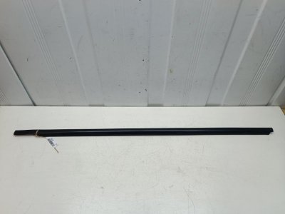 Молдинг стекла Nissan Note E11