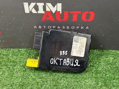 Блок управления подрулевыми переключателями Skoda Octavia A5