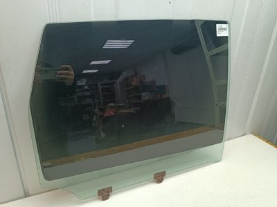 Стекло двери Nissan Note E11