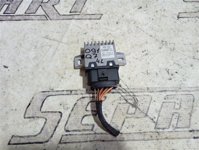 Блок управления топливного насоса Audi Q7 2010 4L