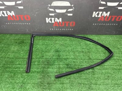 Уплотнитель стекла направляющий Kia Sportage 3 2015 SL