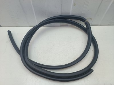 Уплотнитель проема двери Nissan Note E11