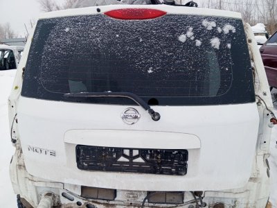 Дверь багажника Nissan Note E11