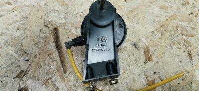Замок лючка бензобака Mercedes C180 1996 W202