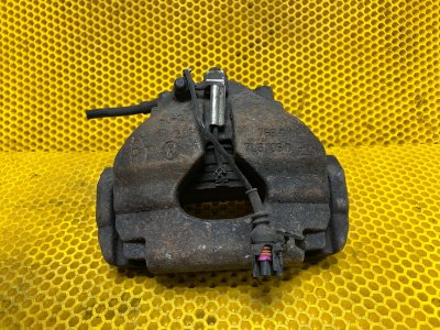 Суппорт передний правый Volkswagen Touareg 2004 7L6