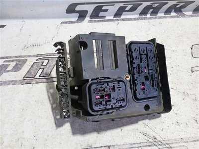 Кронштейн блока предохранителей Volkswagen Passat 2006 B6