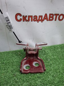 Петля двери