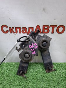 Опора крепления радиатора Toyota Estima 2003 ACR40W