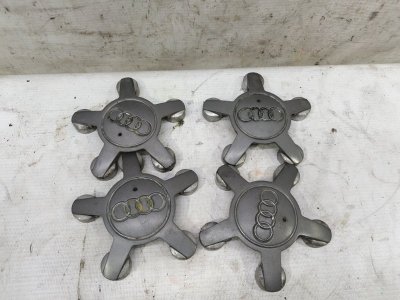 Колпачок ступицы Audi A6 2012