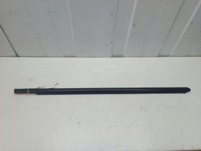 Молдинг стекла Nissan Note E11