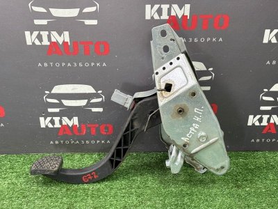 Педаль сцепления Opel Astra H