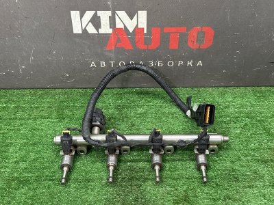 Топливная рейка с форсунками Kia Ceed 2 2015 SW