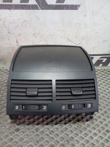 Дефлектор центральный Volkswagen Touareg 2006 GP