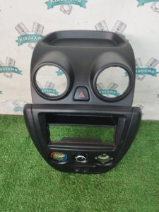 Консоль центральная Лада Гранта 2012 седан