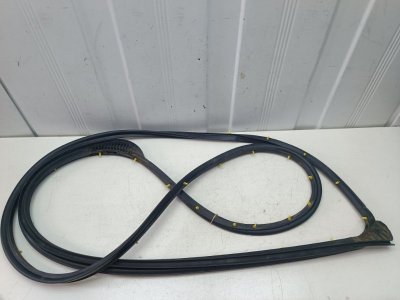 Уплотнитель двери Nissan Note E11