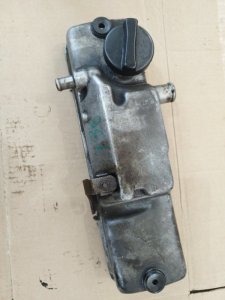 Крышка клапанная лада 21083 1996