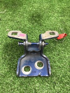 Петля двери