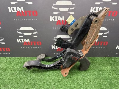 Педаль газа Ford Focus 2