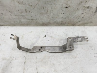 Кронштейн крыла Audi A6 2012