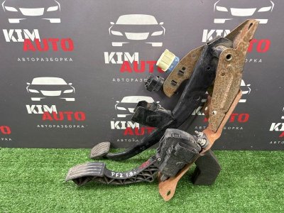 Педаль газа Ford Focus 2