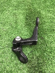 Петля двери