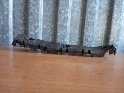 Кронштейн бампера Skoda YETI 2011 5L