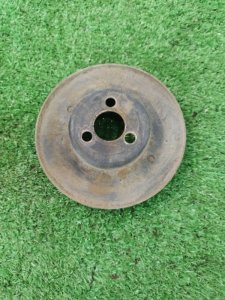 Шкив водяного насоса. лада 21102 2002