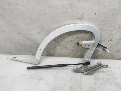 Петля багажника Audi A6 2012