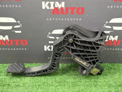 Педаль сцепления Skoda Octavia A5