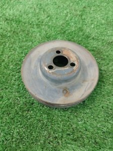 Шкив водяного насоса. лада 21102 2002