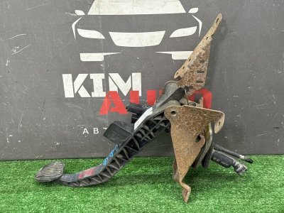 Педаль сцепления Ford Focus 2