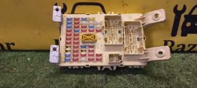 Блок предохранителей салонный Kia Rio 3 2017 седан