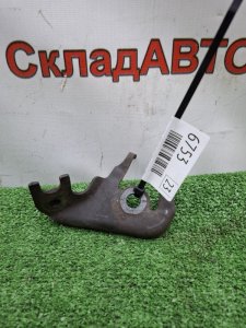 Кронштейн тормозного шланга Toyota AVENSIS 2012 ZRT272