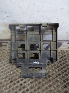 Крепление аккумулятора Audi A3 2009 8P