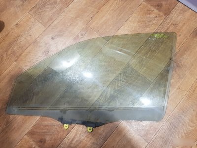 Стекло двери Mitsubishi Outlander 1