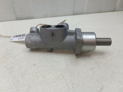 Главный тормозной цилиндр Nissan Note E11