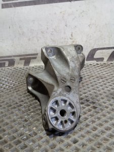 Кронштейн опоры двигателя Volkswagen Touareg 2006 GP