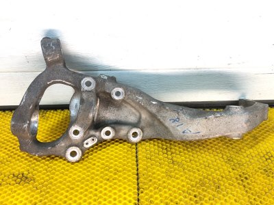 Кулак передний правый Mercedes-Benz S-Class 2014 W222