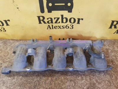 Коллектор впускной Volvo V50 2004